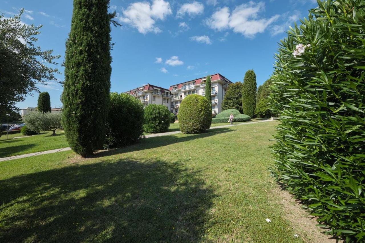 Appartamento Floriana Дезенцано-дель-Гарда Екстер'єр фото